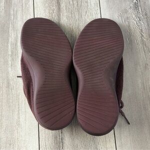 Allbirds Wool Runners - Burgundy women's size 8